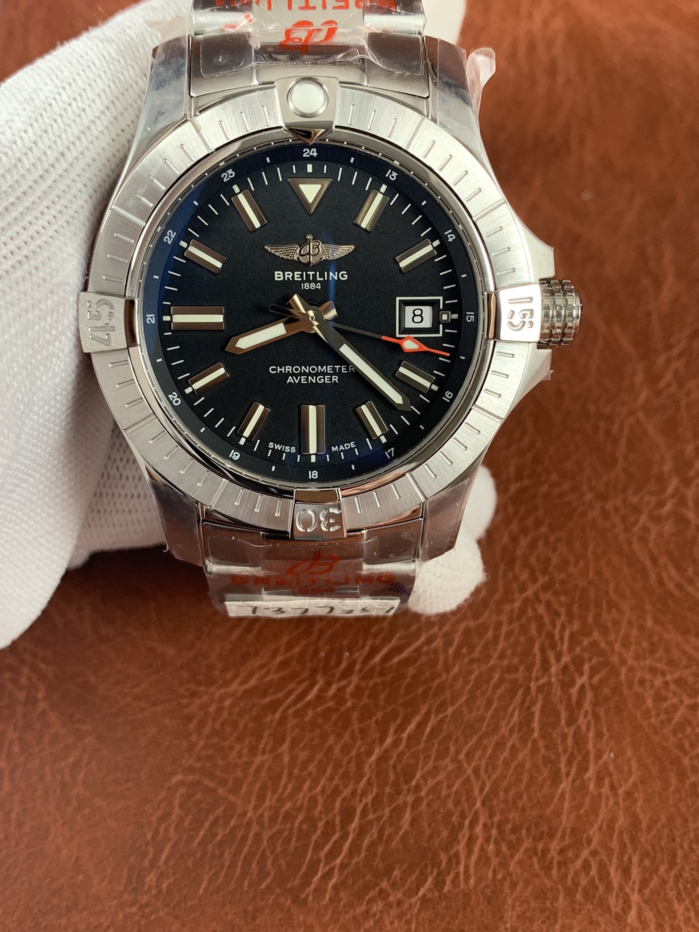 Breitling Avenger Automatic GMT 43 A32397101B1A1