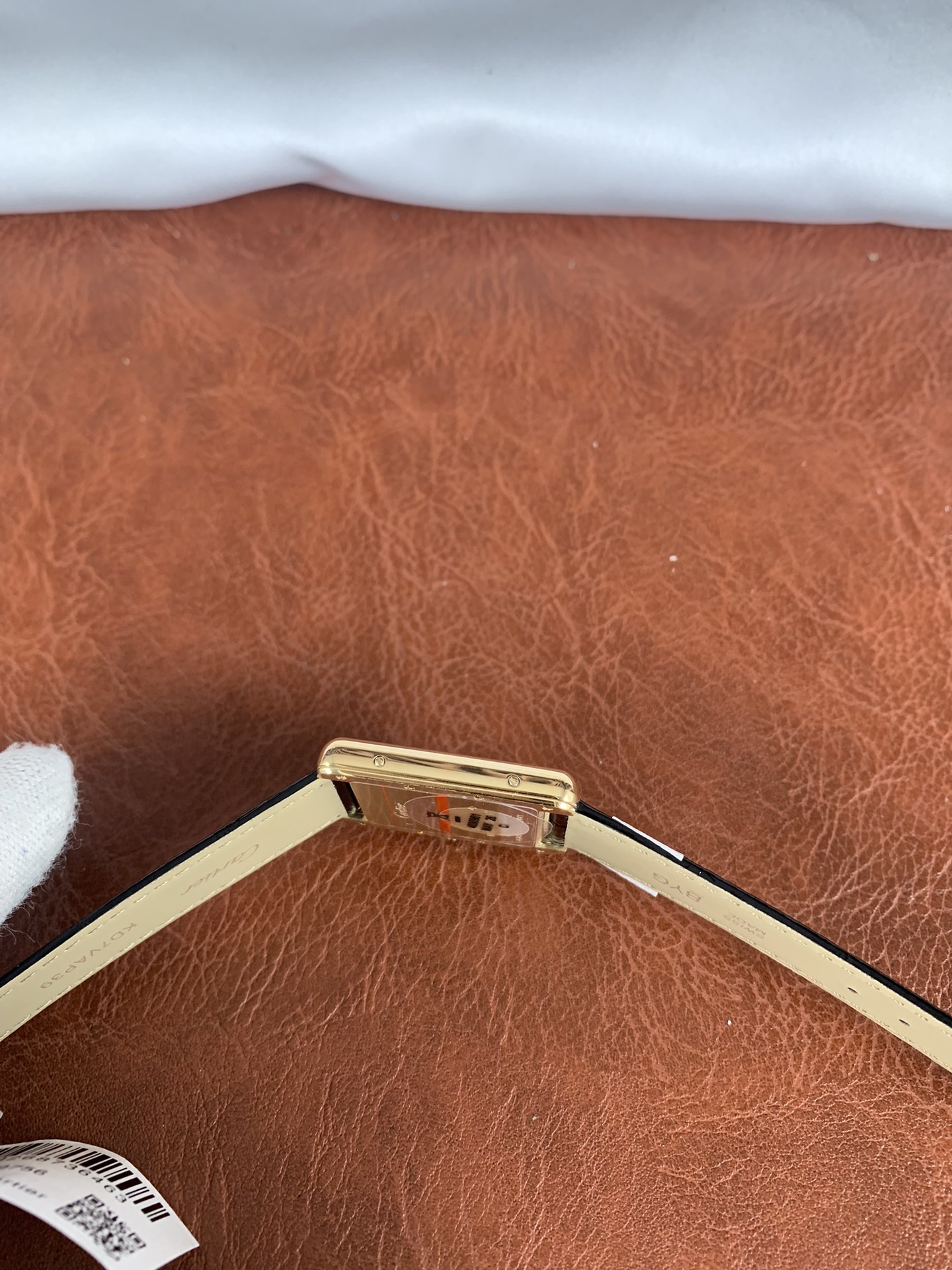 Cartier Tank Louis W1529756 Gold - gallery