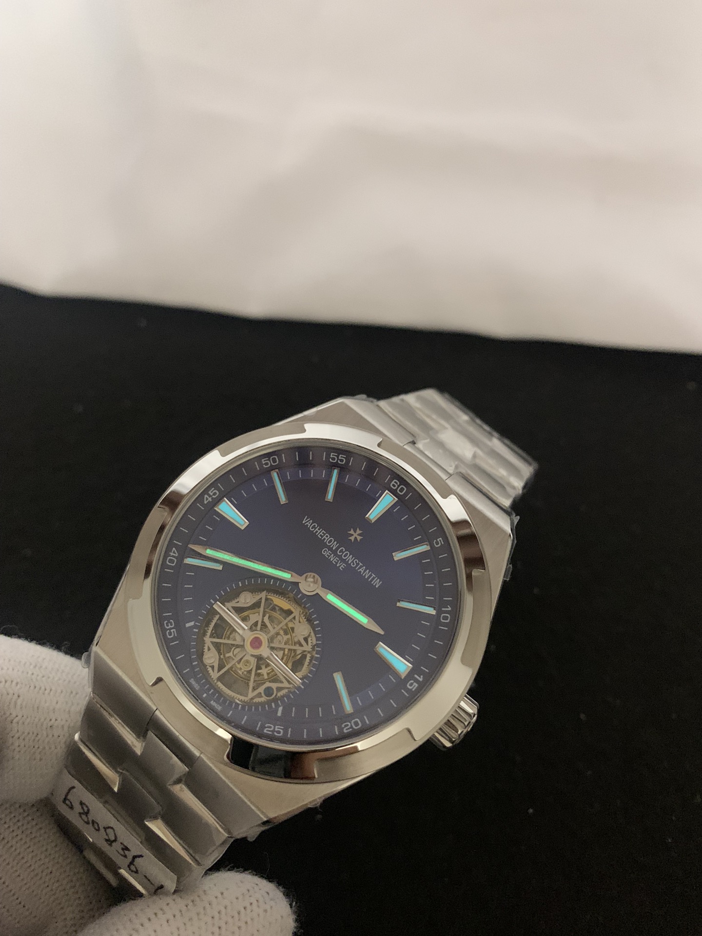 Vacheron Constantin Overseas Tourbillon 6000V/110A-B544 - gallery