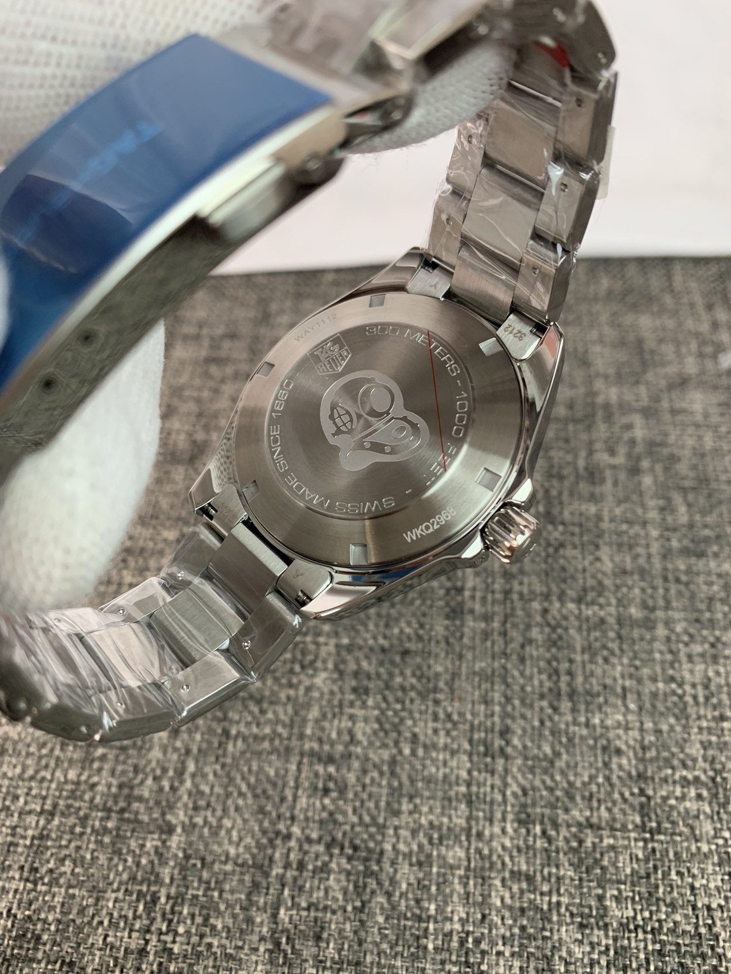 Tag Heuer Aquaracer 300M WAY1112.BA0928 - gallery